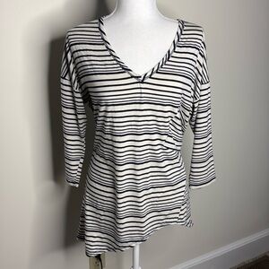 Blu Pepper Navy & Off White Striped Asymmetrical V Neck Top. Size Small